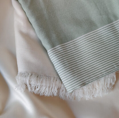 Green  Patterned Tray Hamper - Image 4